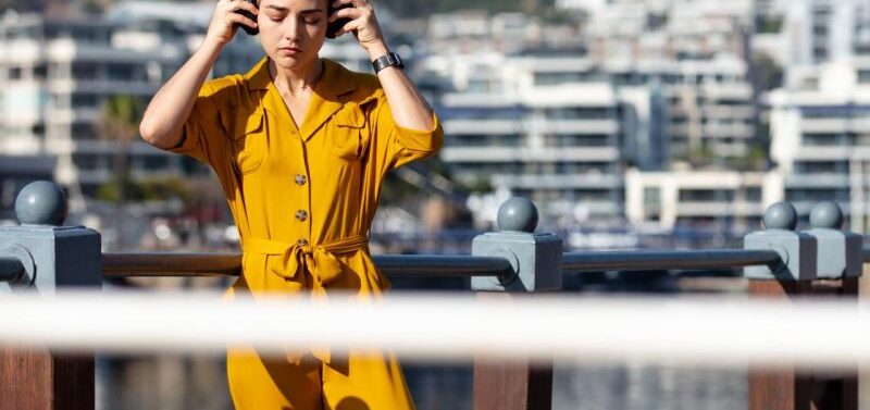Care sunt avantajele castilor Bluetooth?